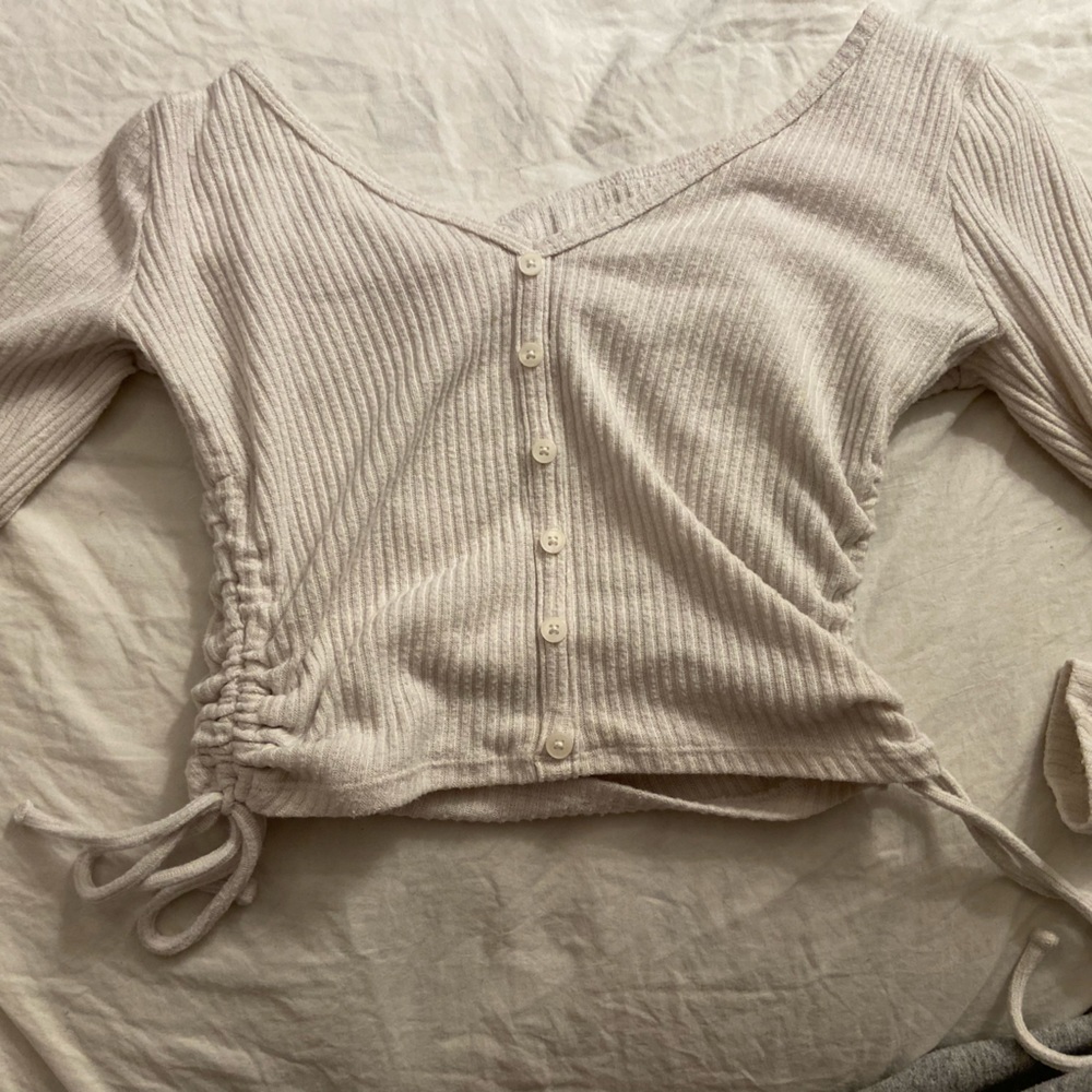 Hollister white semi cropped long sleeve crop top